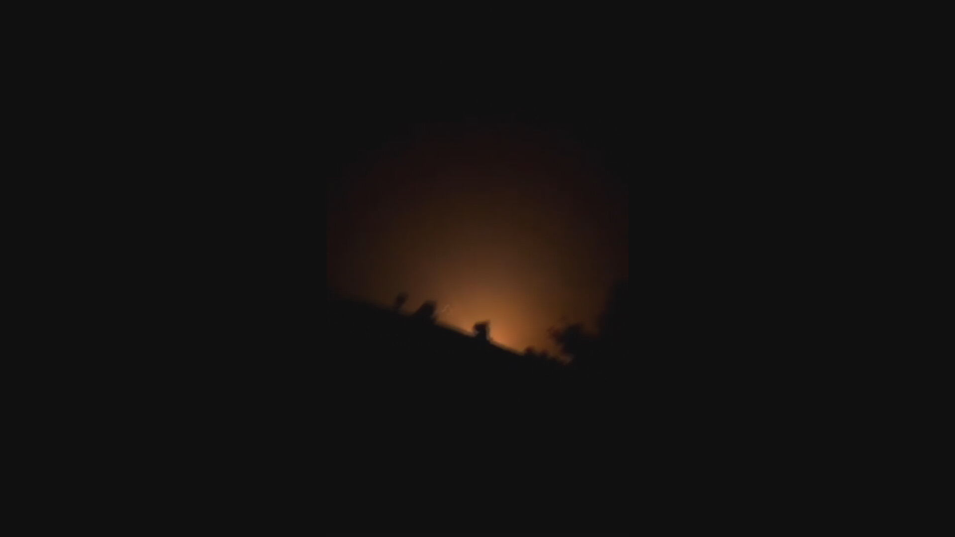 گڕ و ڕووناکیی ساتی کەوتنەخوارەوەی یەکێک لە درۆنەکان
