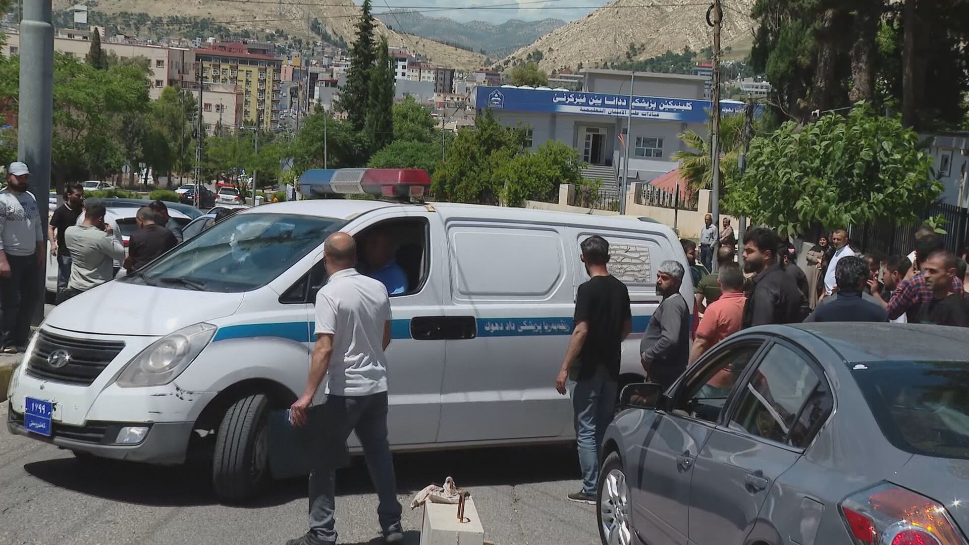 لە دهۆک بەهۆی کەوتنەخوارەوەی ئاسنێک بەسەریدا کرێکارێک گیانی لەدەستدا
