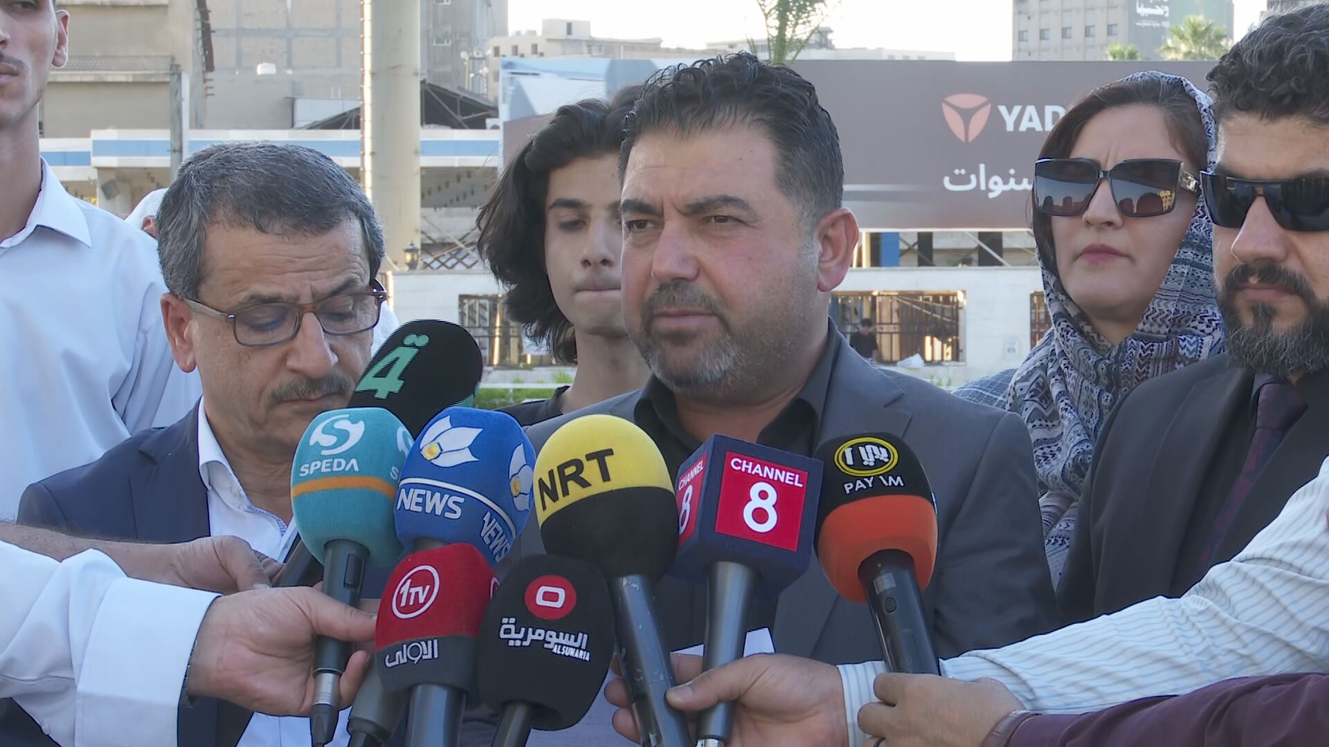 نوێنەرانی مامۆستایان و فەرمانبەرانی ناڕازی لە بەغداد