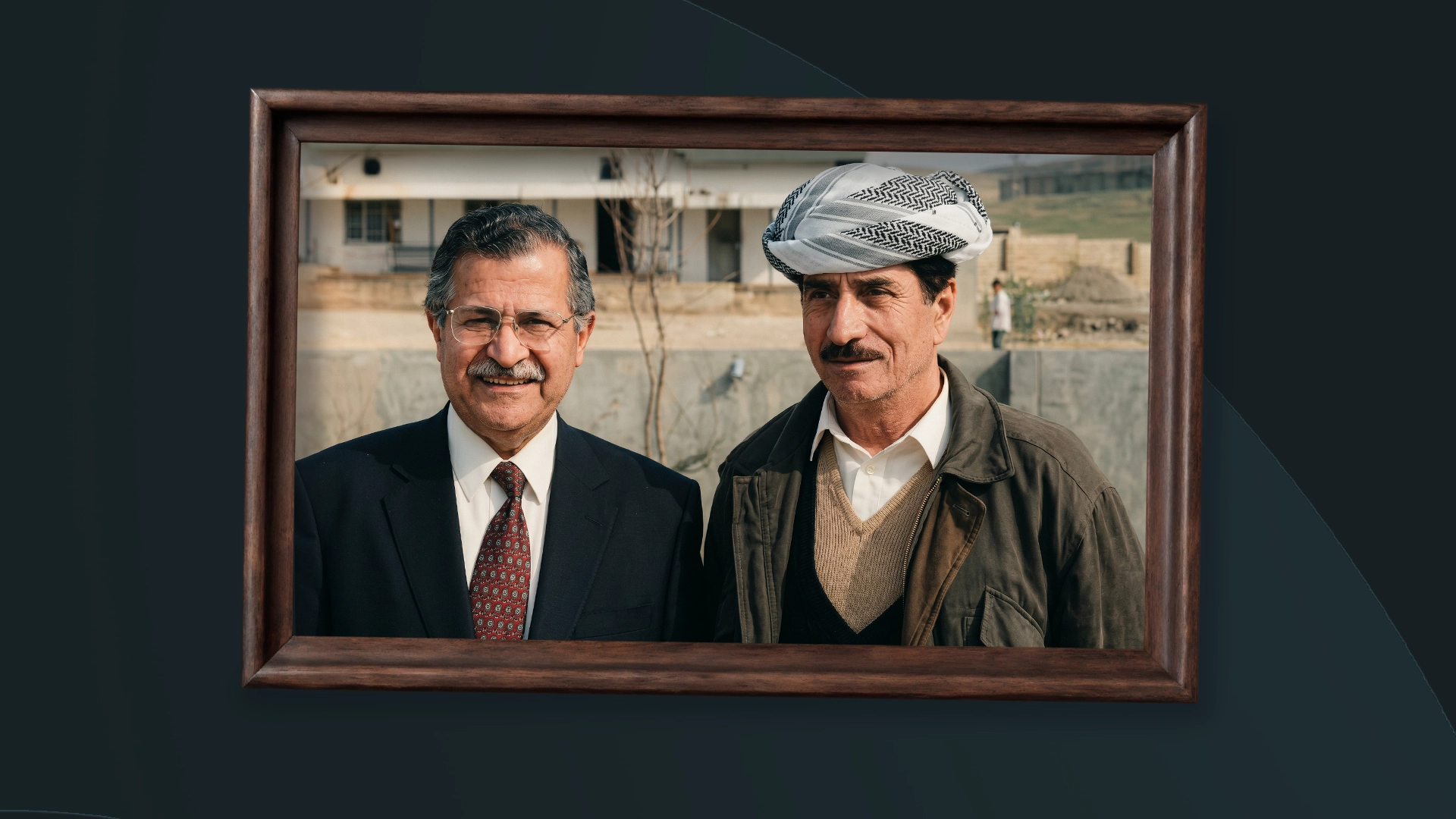 وێنەی کەریم خانی برادۆست لەگەڵ هەڤاڵ مام جەلال