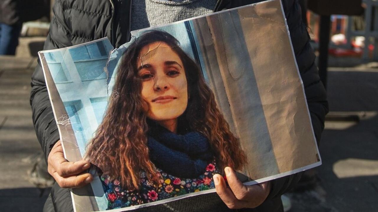 گوڵستان دۆکو تەمەن 21 ساڵانی خوێندکاری زانکۆ لە باکووری کوردستان 
