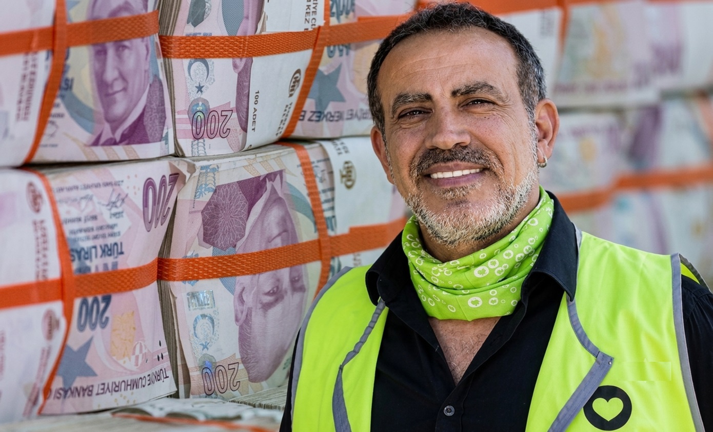 هونەرمەند هالوک لەڤەنت، سەرۆکى ڕێکخراویی خێرخوازیی ئەحباب لە تورکیا
