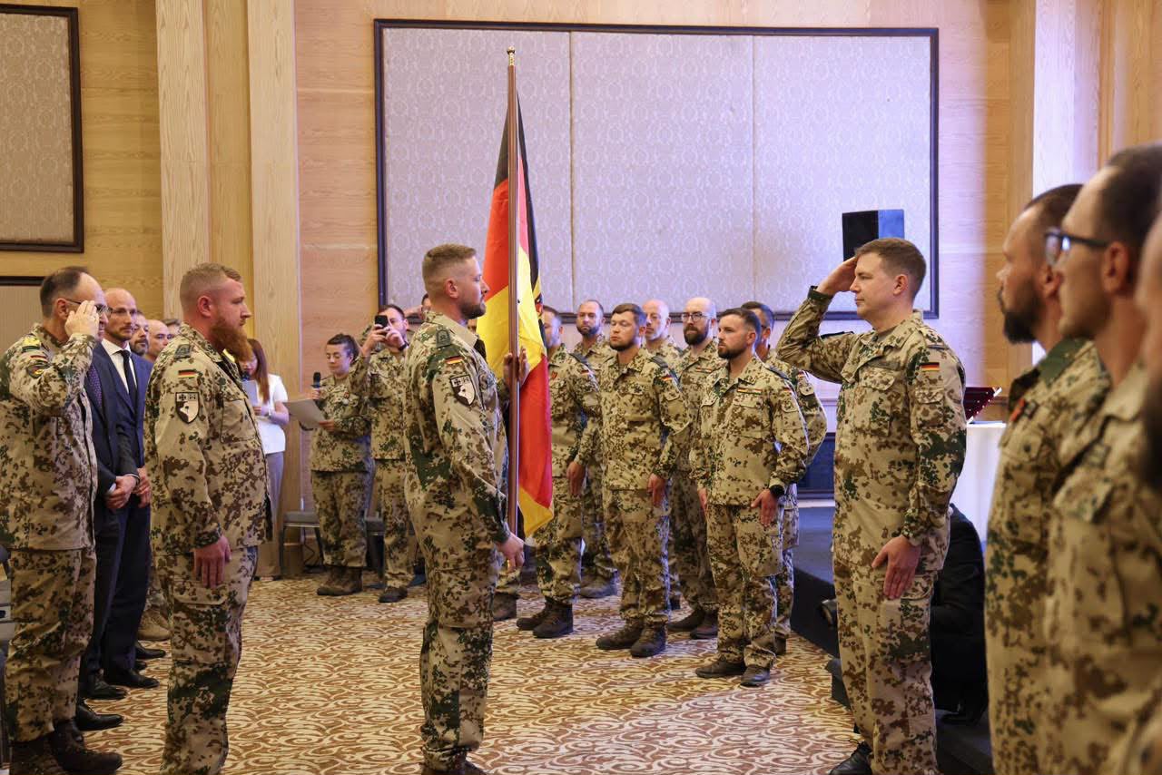 دیمەنێک لە ڕێوڕەسمی کشانەوەی هێزەکانی ئەڵمانیا لە هەرێمی کوردستان