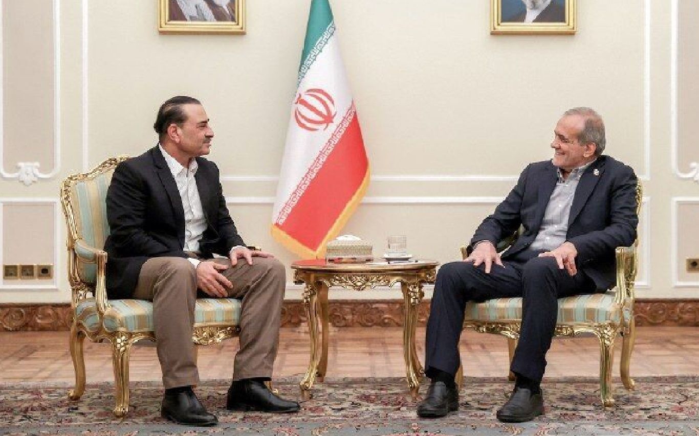 کۆبوونەوەی پزیشکیان و عاسم مونیر، سوپا سالاری پاکستان