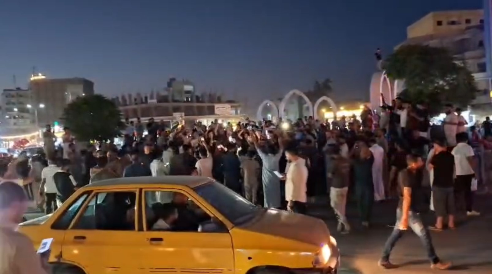 خۆپیشاندانی هاوڵاتیانی ڕەققە بۆ لابردنی پارێزگاری شارەکە
