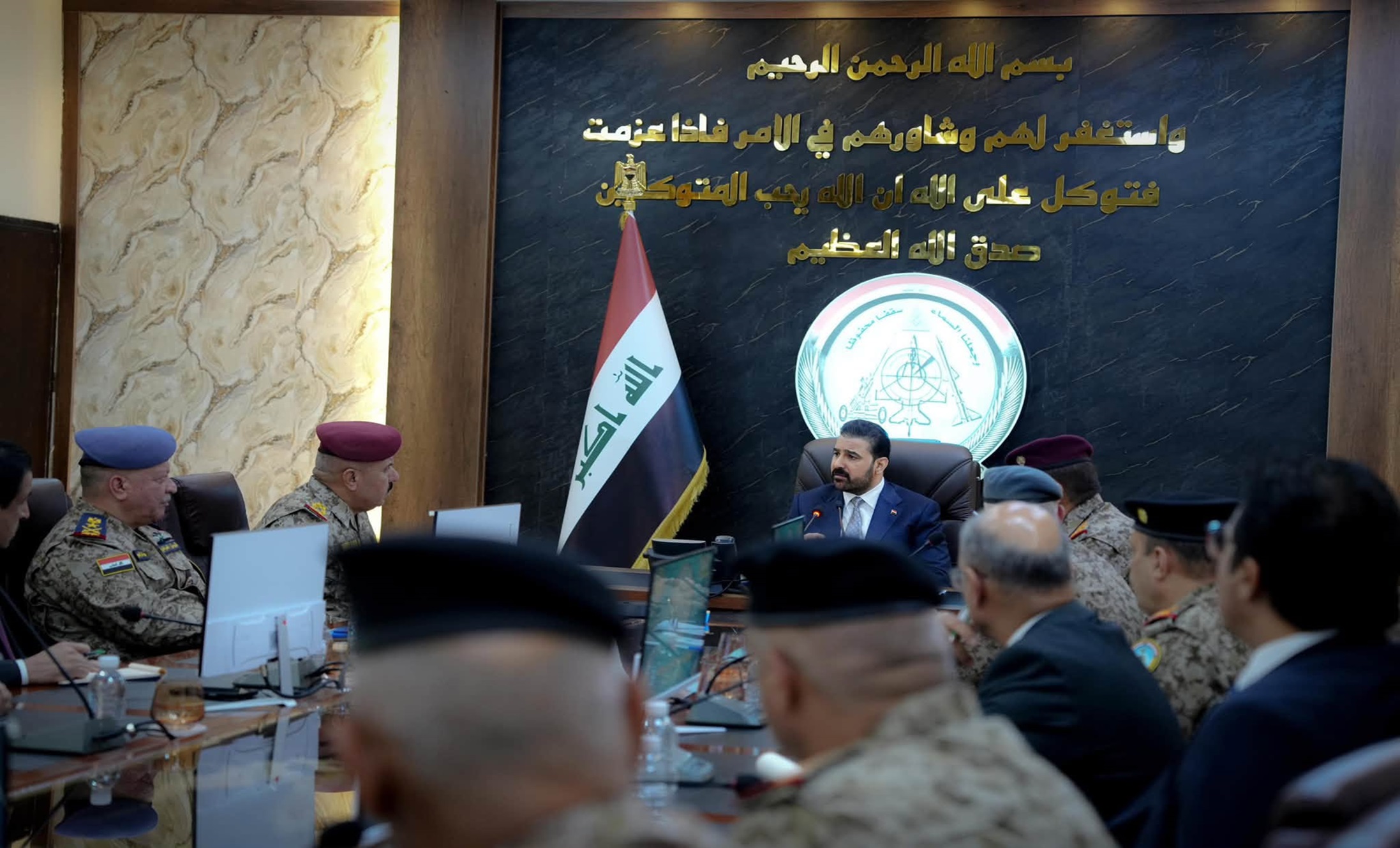عەلی زەیدی، فەرماندەی گشتیی هێزە چەکدارەکانی عێراق، درەنگانی شەوی ڕابردوو بنکەی ئۆپراسیۆنەکانی لە فەرماندەیی بەرگریی ئاسمانیی بەسەرکردووەتەوە