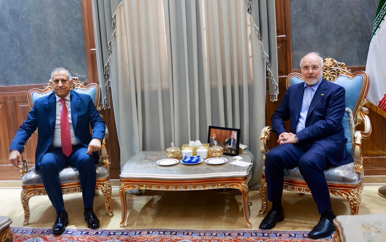 محەممەد باقر قالیباف، سەرۆکی پەرلەمانی ئێران و قاسم عەبوودی، ڕاوێژکاری ئاسایشی نیشتمانیی عێراق