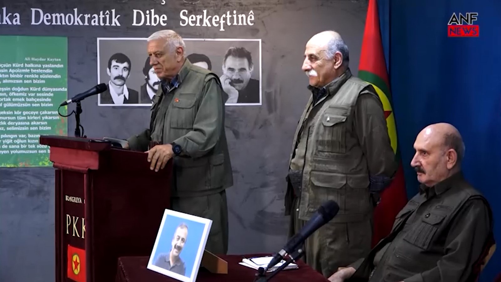 لە ڕاستەوە سەبری ئۆک، دوران کاڵکان و جەمیل بایک، بەشێک لە ئەندامانی بەڕێوەبەری تەڤگەر