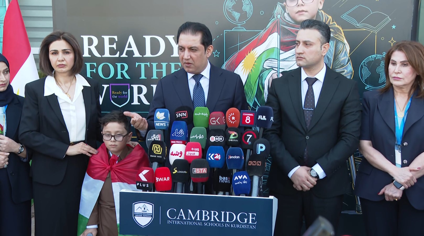  ئالان حەمەسەعید، وەزیری پەروەردەی حکومەتی هەرێمی کوردستان لە کۆنفرانسێکی ڕۆژنامەوانیدا 