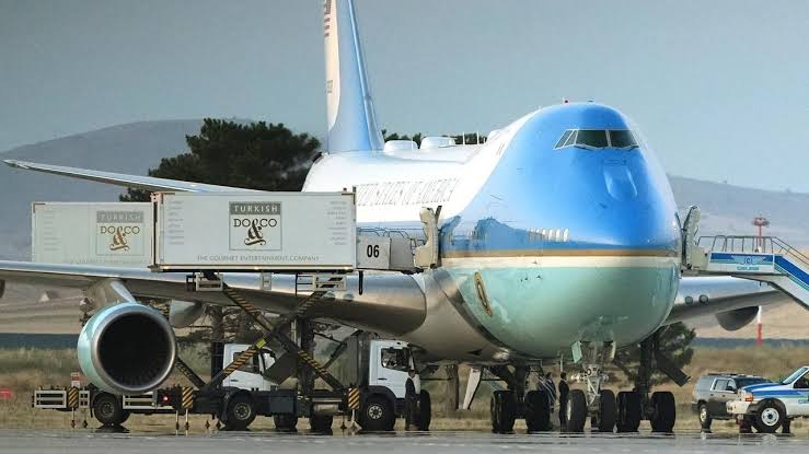 فڕۆکەی Air Force One وەک چەواشەکاری بەکارهێنرا بۆ پاراستنی سەرۆک ترەمپ لە تیرۆرکردن