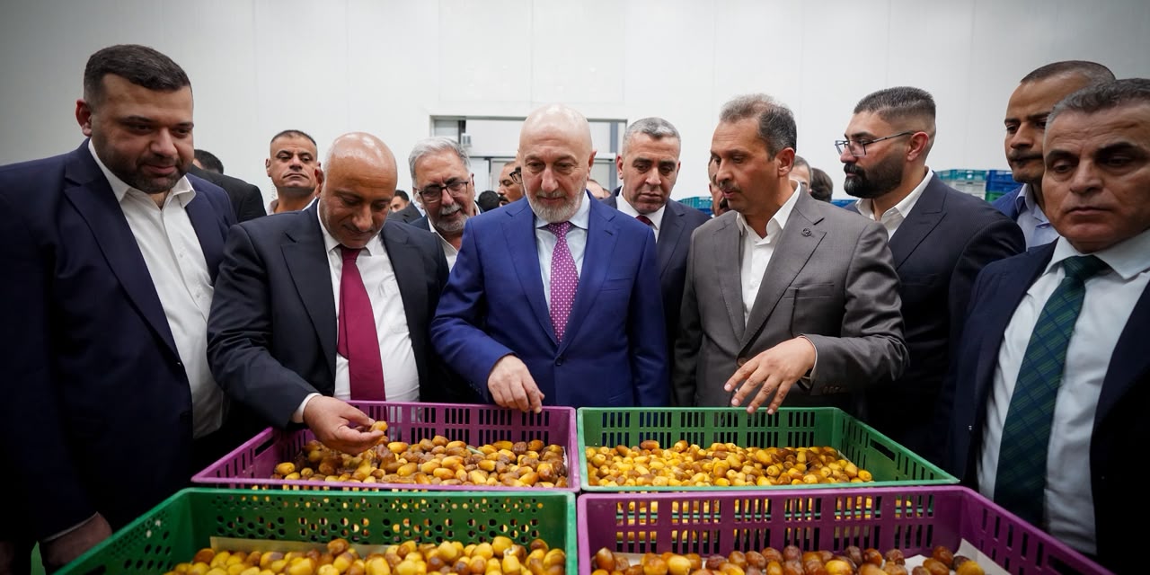نزار ئامێدی، سەرۆککۆماری عێراق، سەردانى کێڵگەى خورماى فەدەک و شارى کشتوکاڵی کرد و ستایشى پرۆژە کشتوکاڵییەکانى پارێزگاکەى کرد.