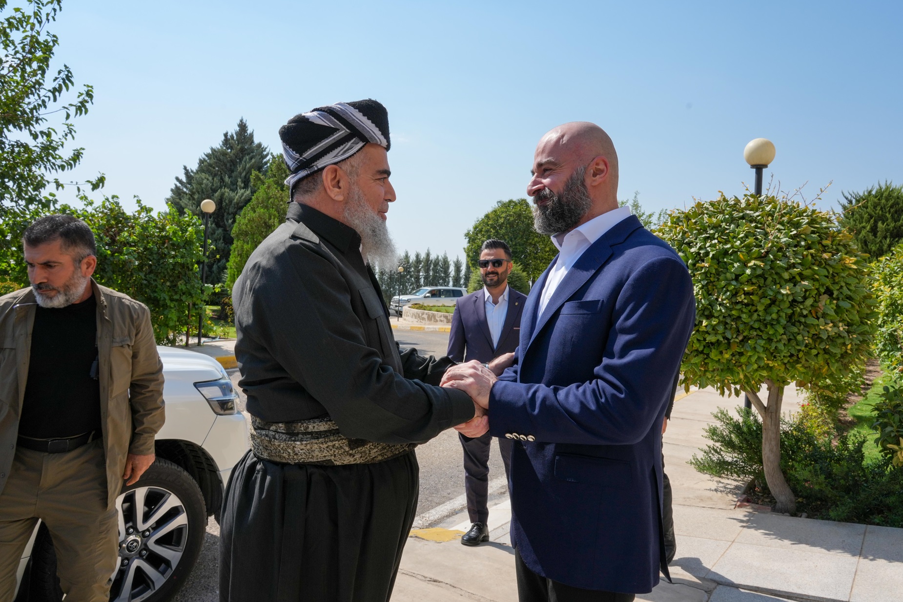بافڵ جەلال تاڵەبانى، سەرۆکى یەکێتیی نیشتمانیی کوردستان لە دەباشان لەگەڵ عەلى باپیر، سەرۆکى کۆمەڵى دادگەریى کوردستان کۆبووەوە