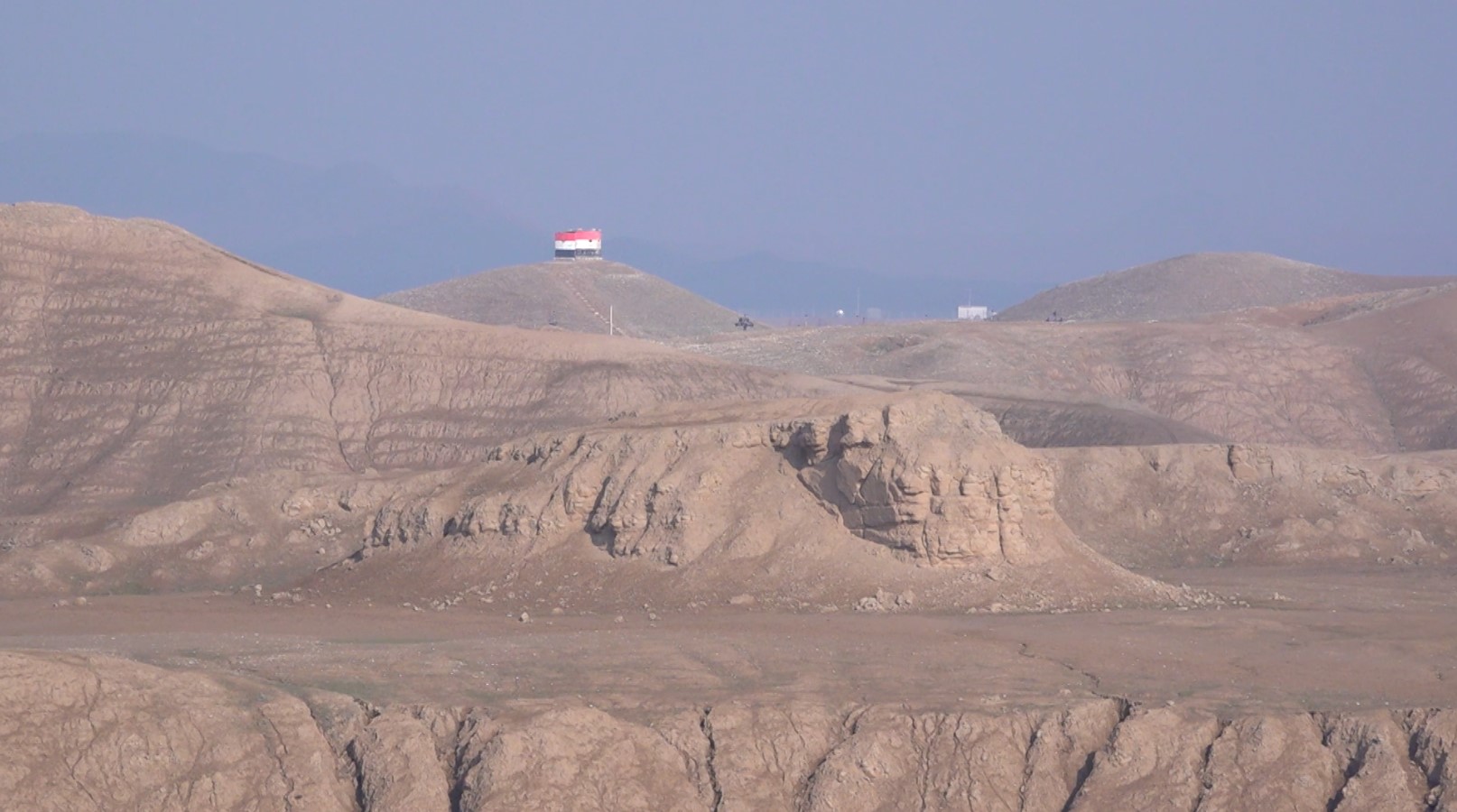 بنکەیەکی سوپای عیراق لە چیای غەڕە لە شارۆچکەی دووبز لە پارێزگای کەرکووک