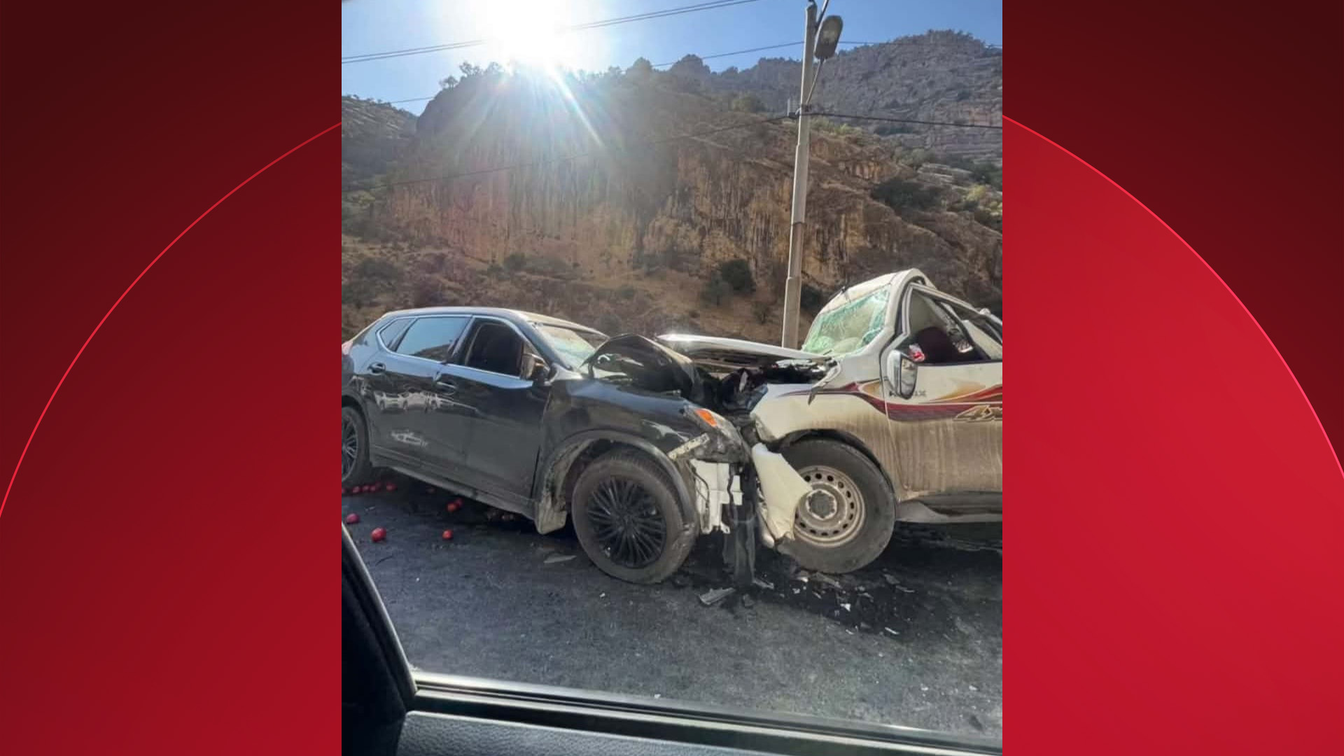دیمەنی ئەو ڕووداوی هاتووچۆیەی کە دایک و کوڕێکی گەنجی تیا بوونە قوربانی