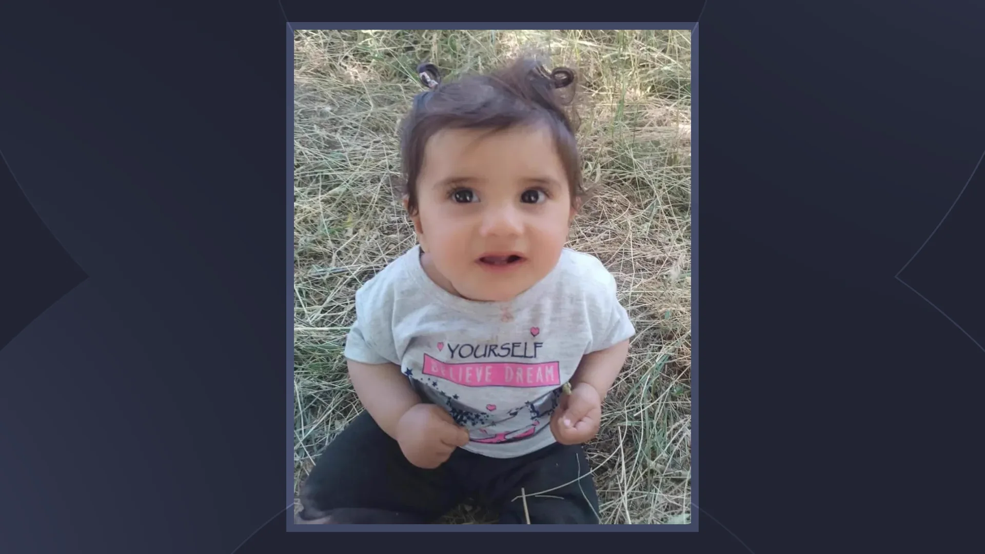 وێنەی ئەو منداڵەی بێسەروشوێنە، ناوی بوشرایە و تەمەنی 11 مانگە