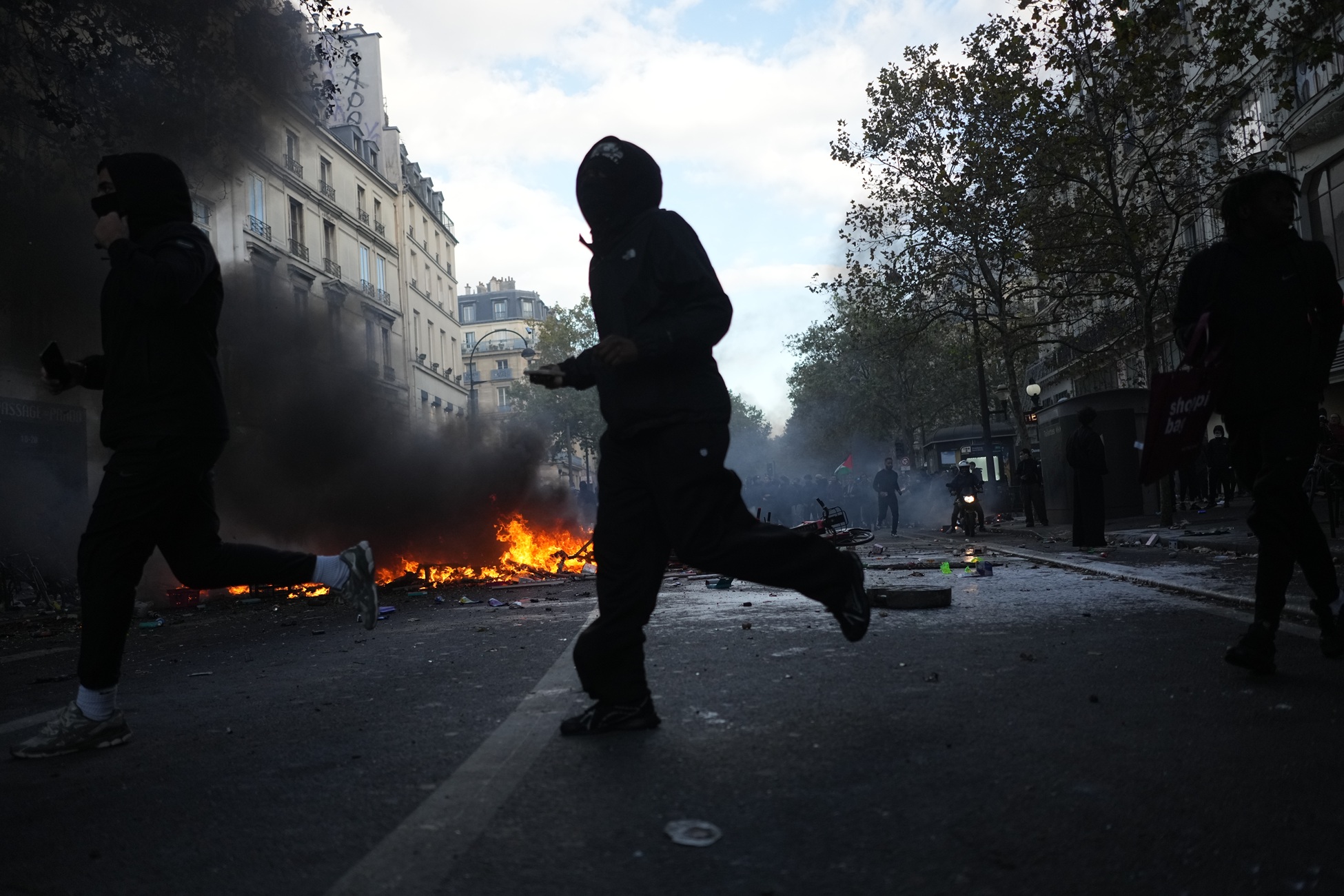 دیمەنێک لە خۆپیشاندانەکەى پاریس
فۆتۆ؛ AP