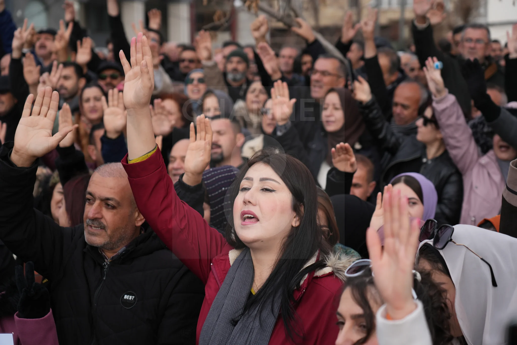 Xwepîşandana mamoste û karmendên nerazî