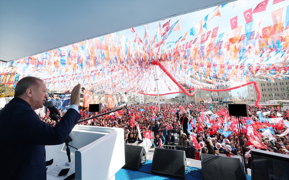 Serokkomarê Tirkiyê Receb Teyîb Erdogan di mîtînga AK Partiyê de li Şirnexê. Wêne: Ajansa Anadolê