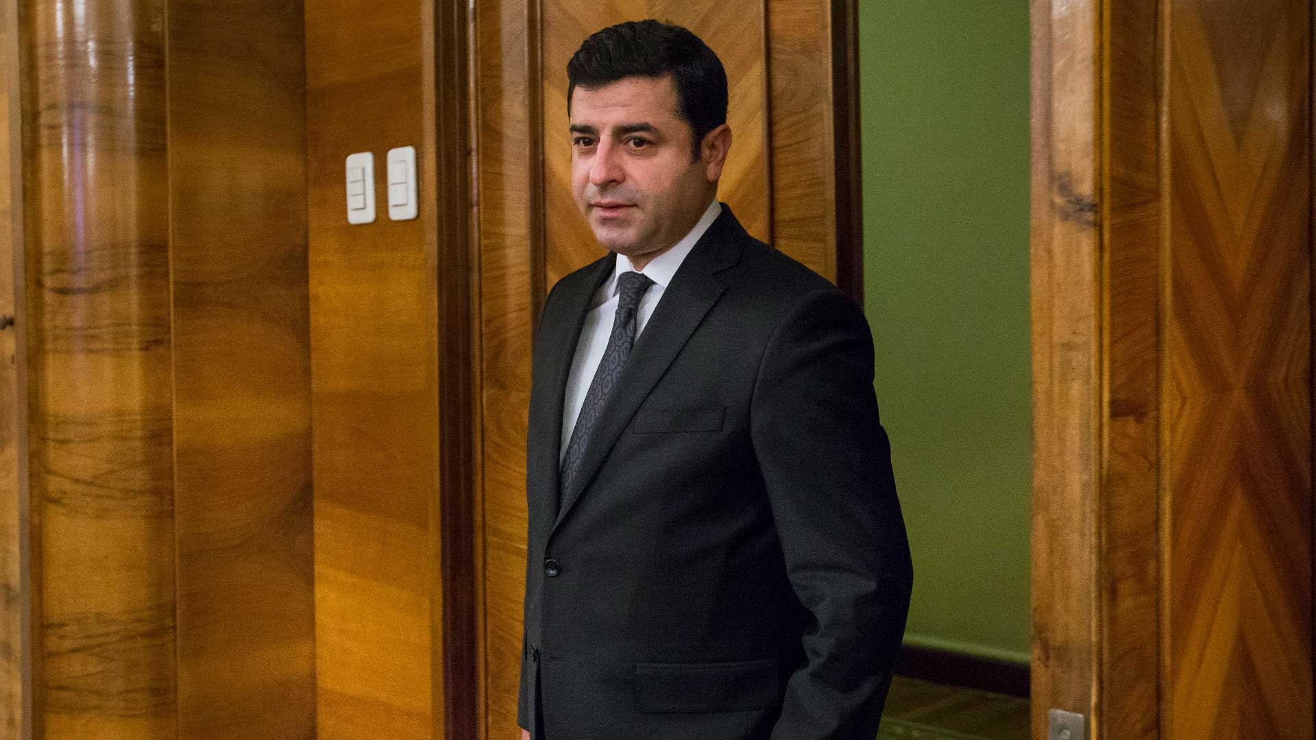 صلاح‌الدین دمیرتاش، رئیس مشترک سابق حزب دموکراتیک خلق‌ها (HDP). عکس: AP