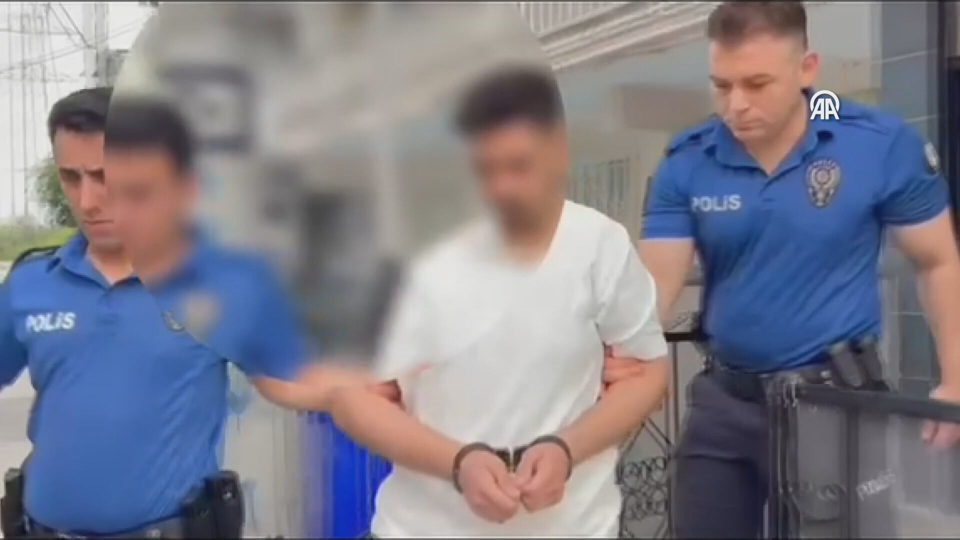  لحظه بازداشت یکی از متهمان توسط پلیس ترکیه