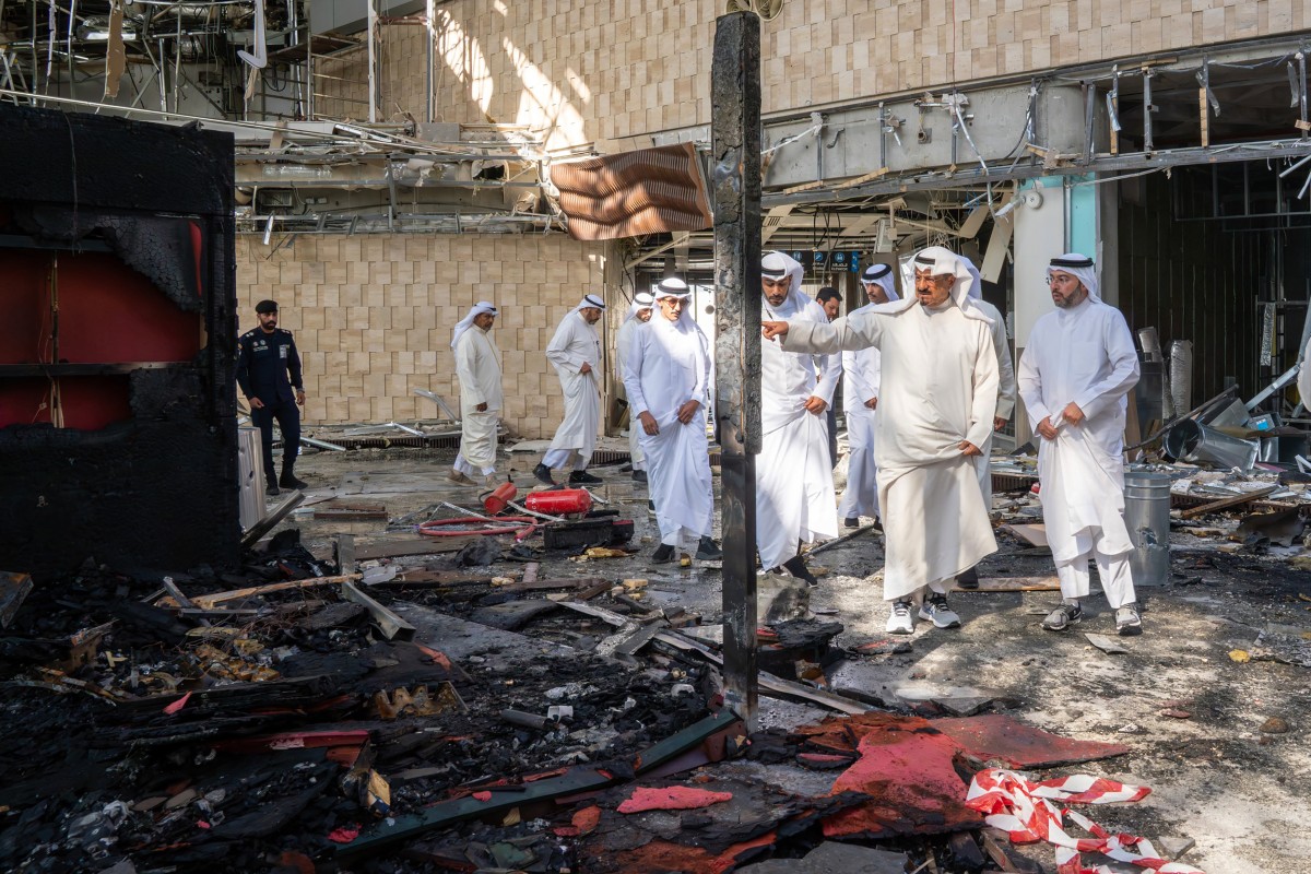 بخشی از خسارات وارده در پی حمله به فرودگاه کویت. فتو: AFP 