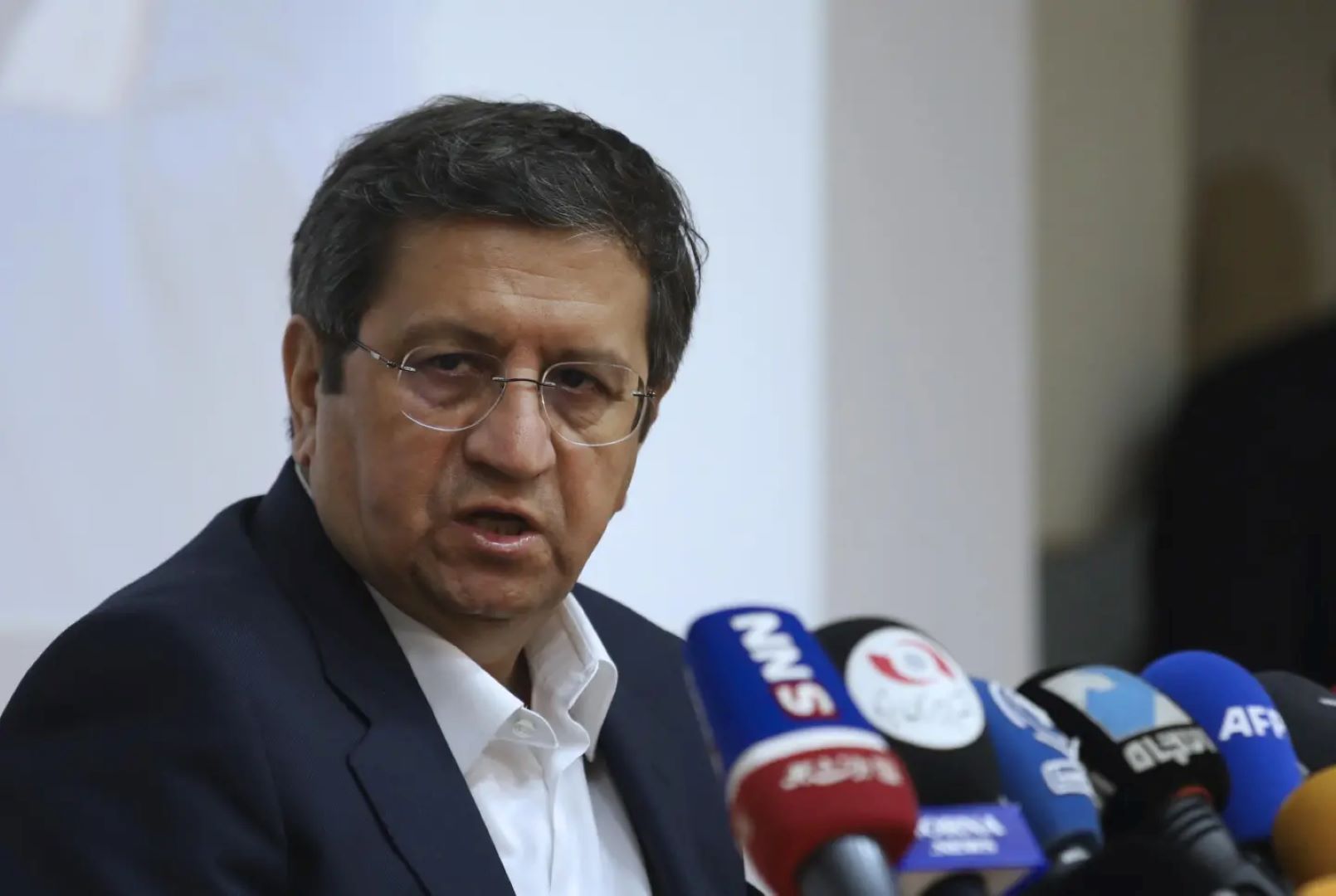 عبدالناصر همتی، رئیس کل بانک مرکزی ایران- عکس: AP